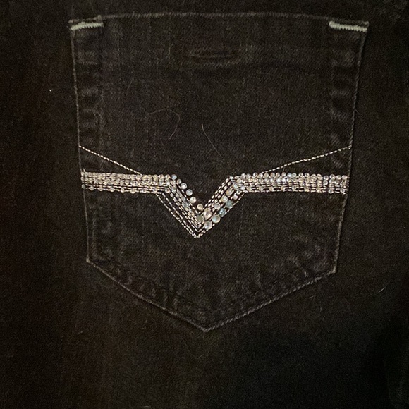 Guess - Picture 7 of 7